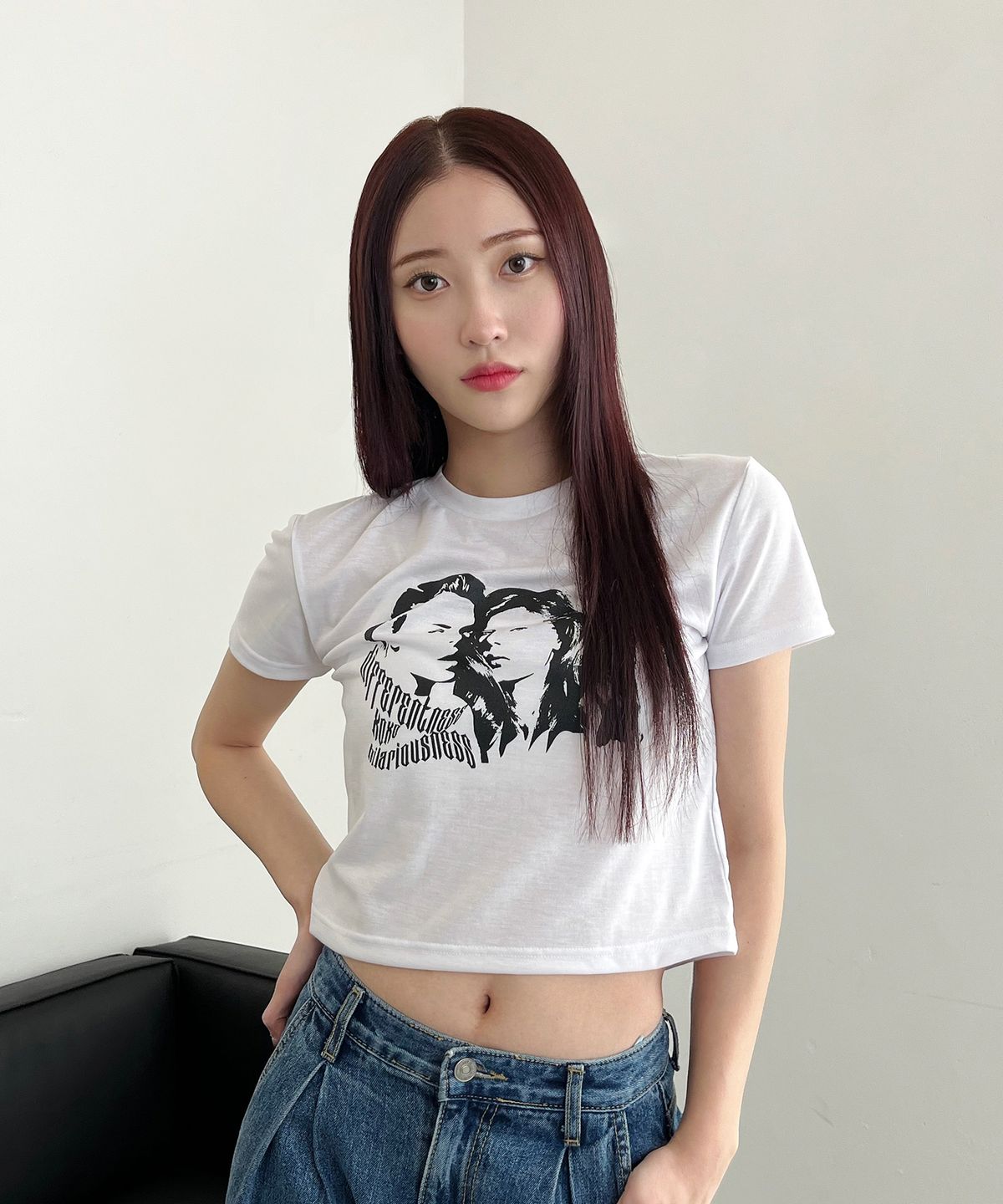 디쏘에이치(D.XO.H) 쓰리우먼즈 세미 크롭티 화이트