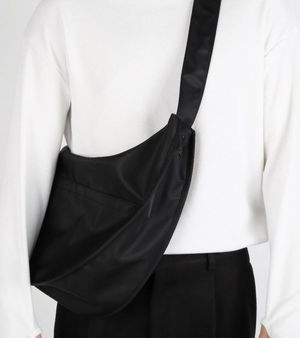 카누크로스백 블랙