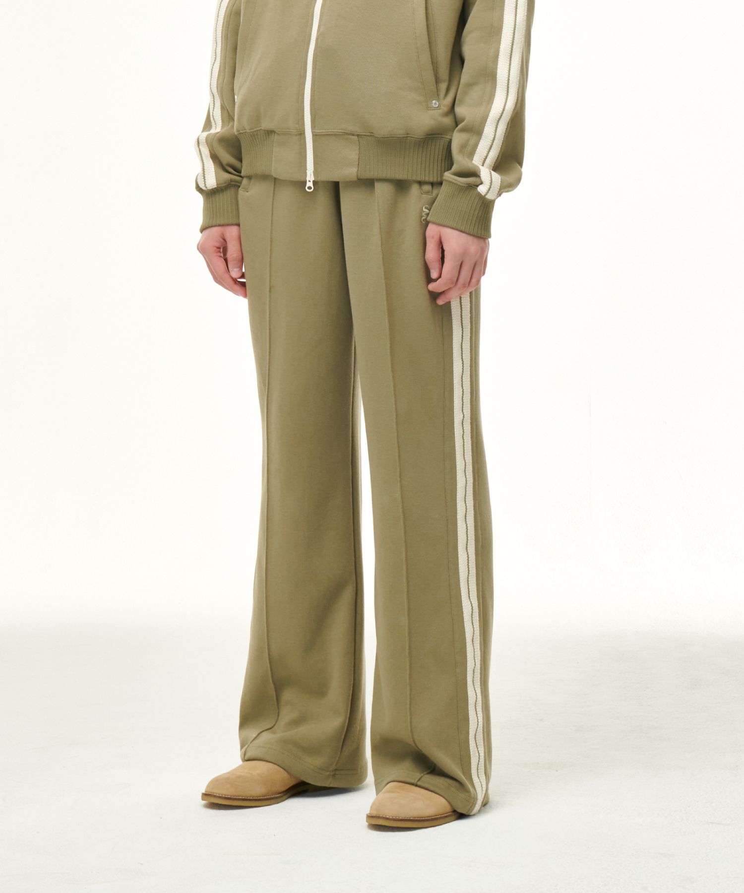 ☆韓国の人気☆【SATUR】☆(W) Lawton All Day Track Pant.s☆ MUSINSA | SATUR Lawton All Day Track Pants Mud Khaki
