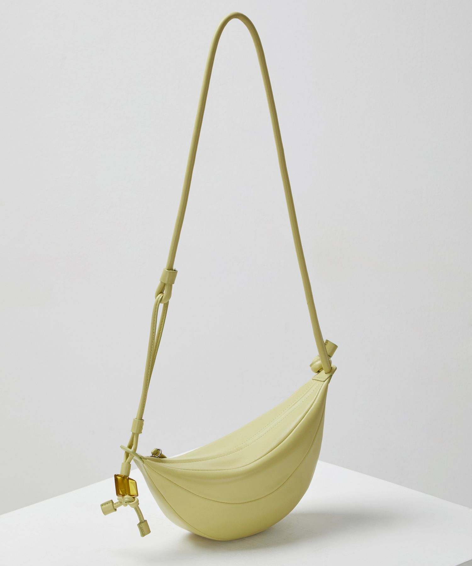 MUSINSA公式 | Archivépke Small fling bag(Champagne)_OVBAX23002GYL