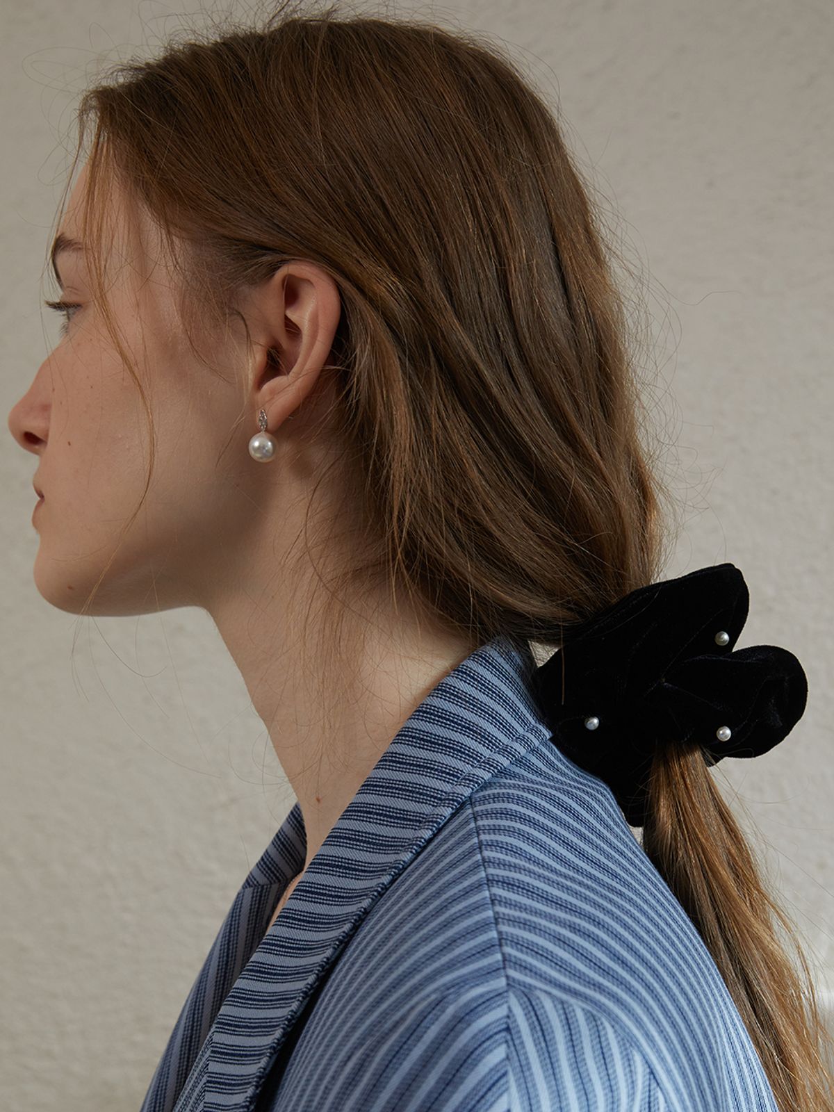 리엔느와르(leeENoir) Velvet Pearl Scrunchie