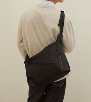 스퀘어 메신저백 - 블랙