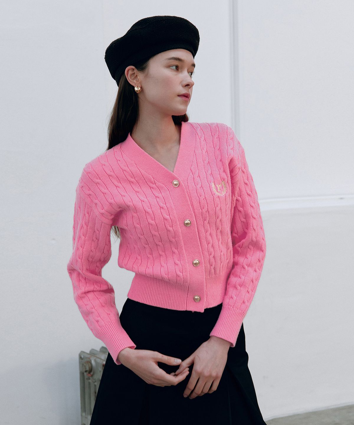 로라로라(ROLAROLA) V NECK CABLE CARDIGAN LIGHT PINK