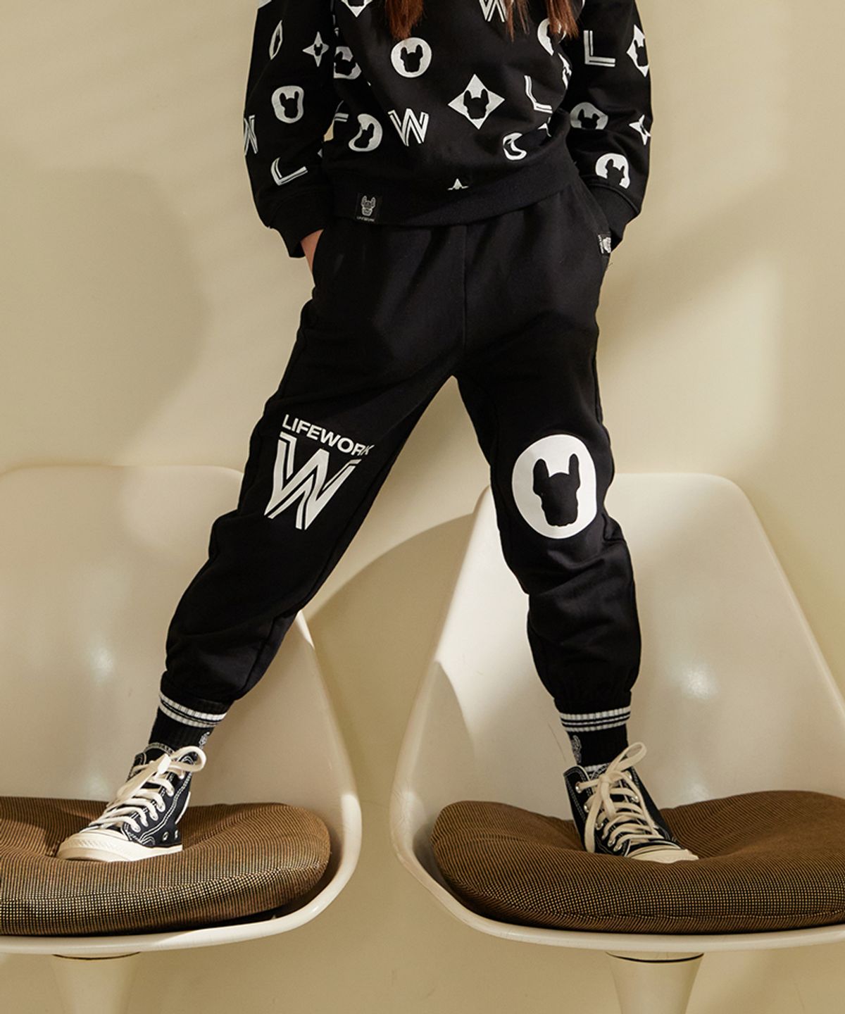 라이프워크 키즈(LIFEWORK KIDS) 키즈) 모노그램 LW 조거팬츠