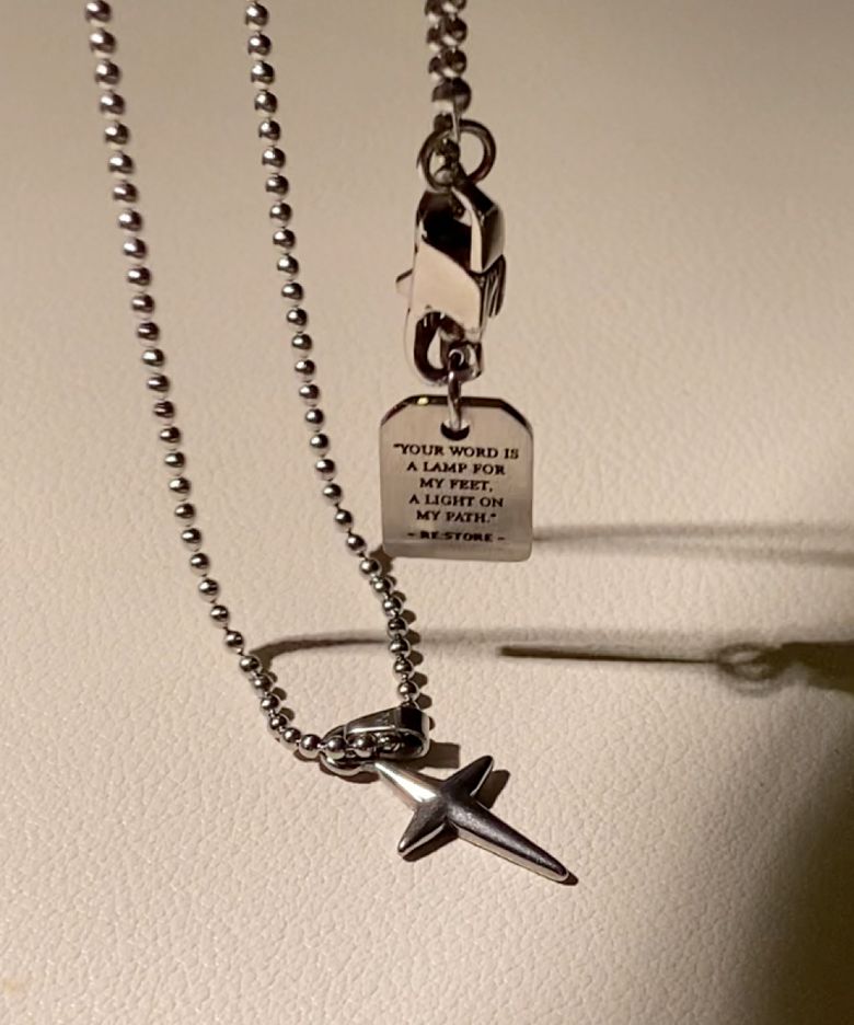 SOLA SCRIPTURA CROSS BASIC NECKLACE