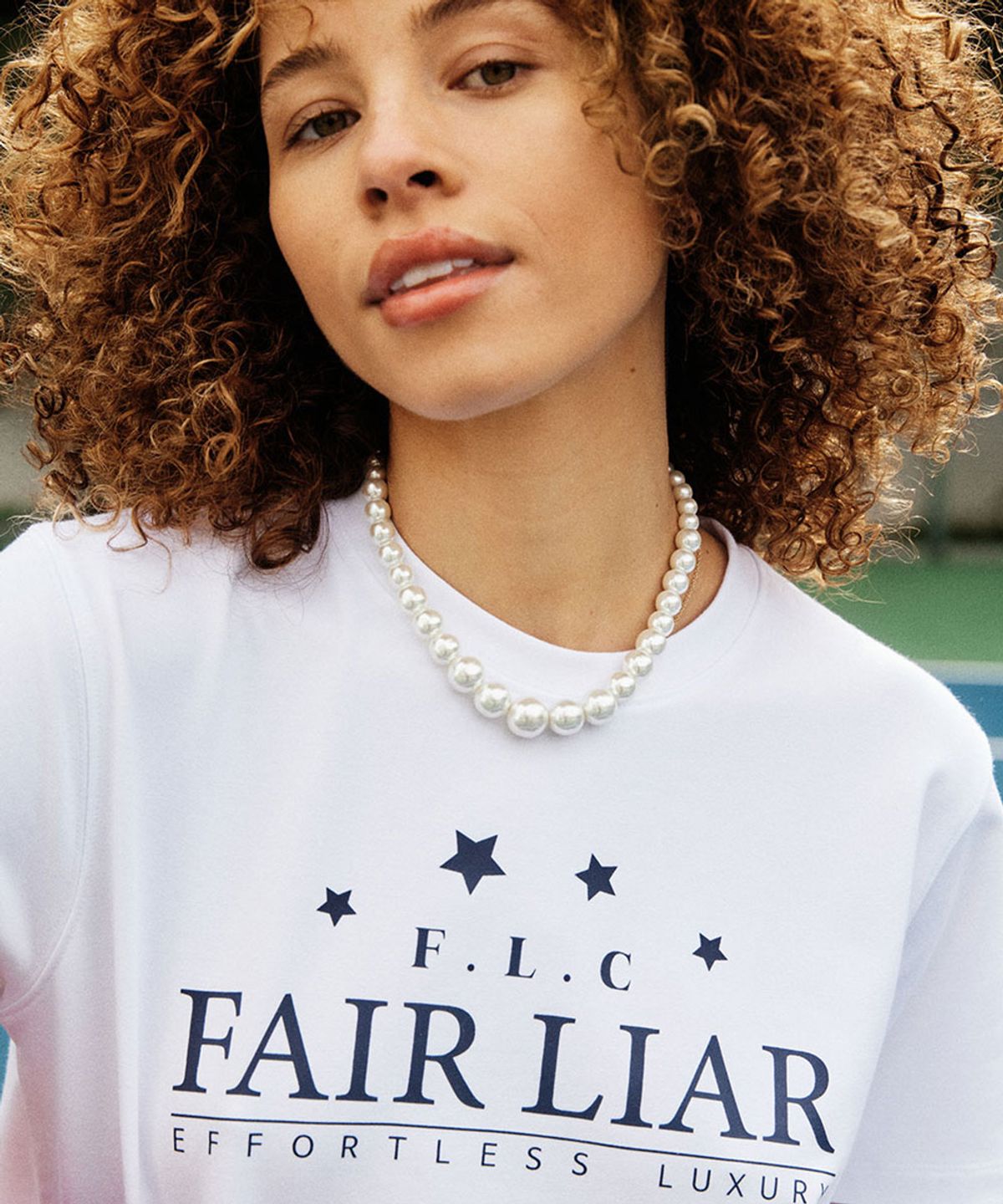 페어라이어 클럽(FAIRLIAR CLUB) Star Cropped T-Shirt_WHITE