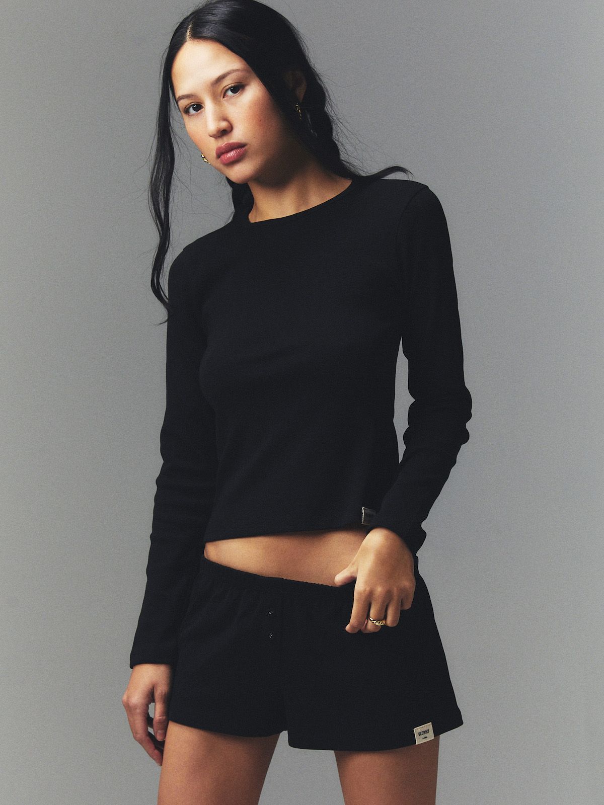 MUSINSA公式 | GLOWNY G CLASSIC LONG SLEEVE (BLACK)