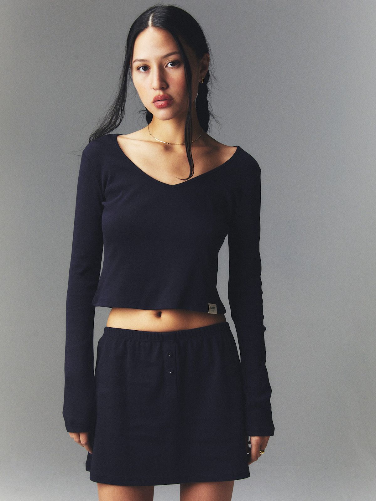 ★送料・関税込★GLOWNY★G CLASSIC V-NECK LONG SLEEVE★ G CLASSIC V-NECK LONG SLEEVE – Glowny