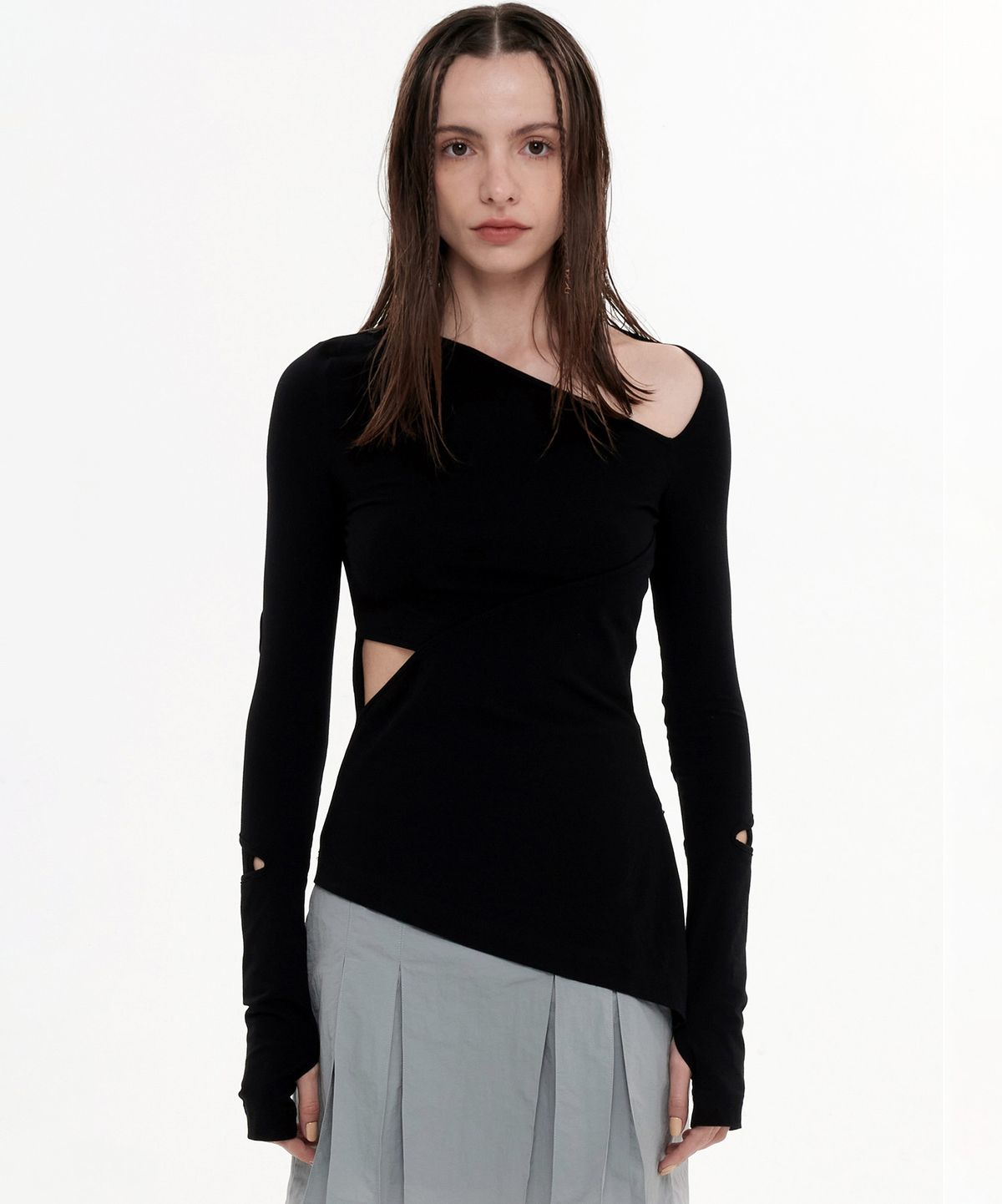 진주유즈(JINJUSE) CUTOUT ZIPPER TOP [BLACK]
