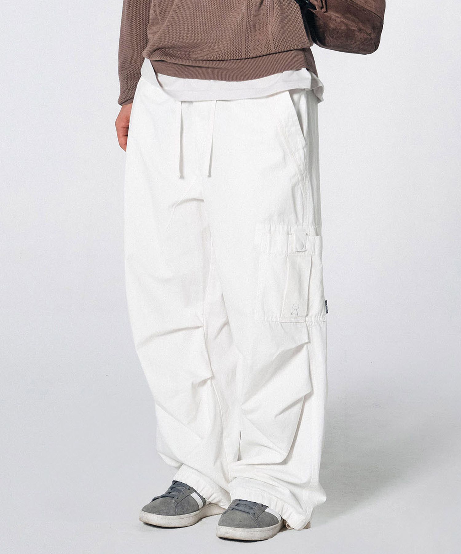 【SCULPTOR】Cuffed Hem Cargo Trousers White SCULPTOR】 Cuffed Hem Cargo Trousers White - コクモト KOCUMOTO
