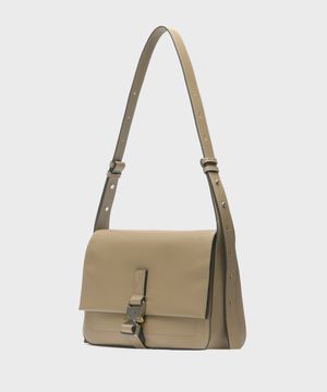 오후 다섯시반_바질 베이지