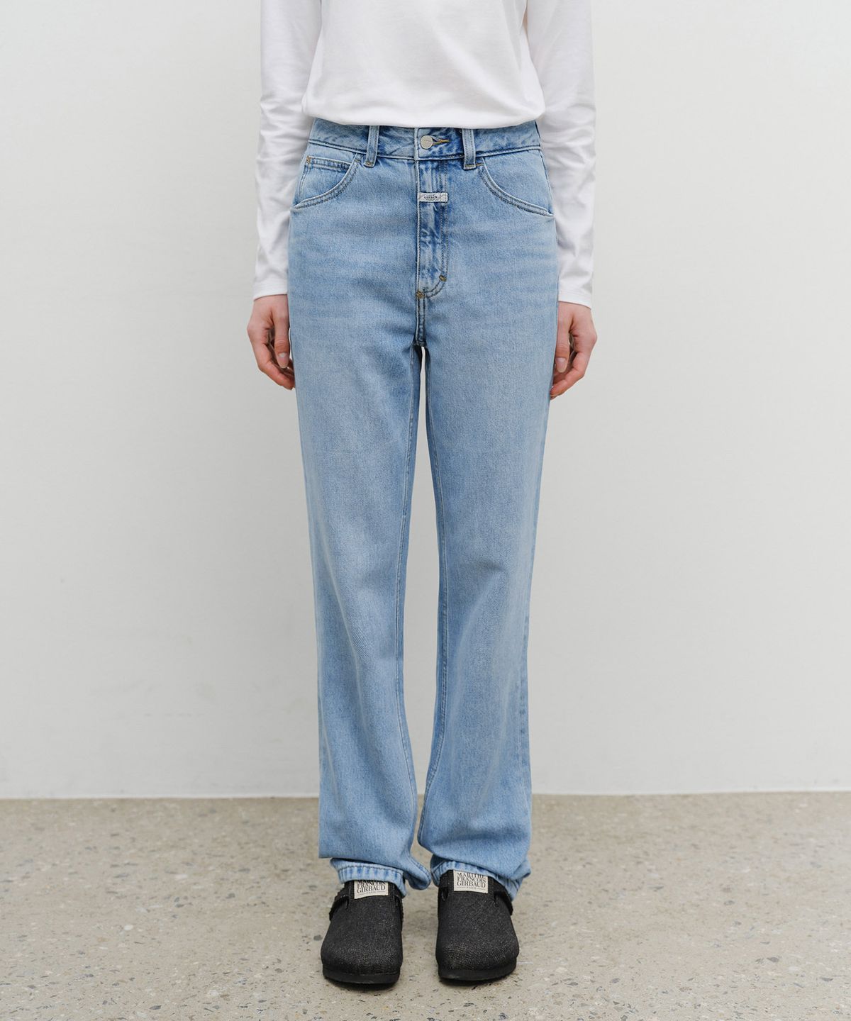 마리떼 프랑소와 저버(MARITHÉ + FRANҪOIS GIRBAUD) W SLIM STRAIGHT DENIM PANTS light blue