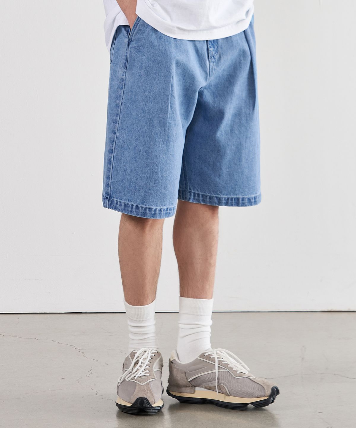 아워데이즈(OURDAYZ) BERMUDA REVERSE DENIM PANTS [WASHED BLUE]