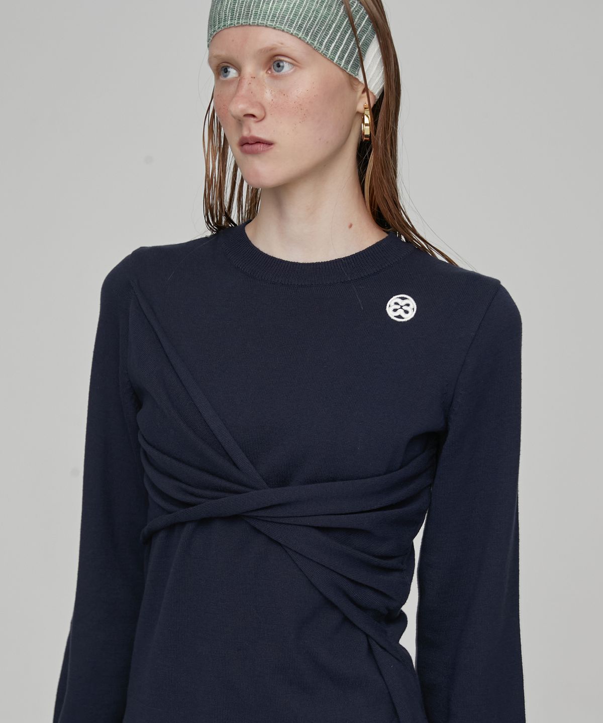 엔오르(EN OR) TWIST PULLOVER - NAVY
