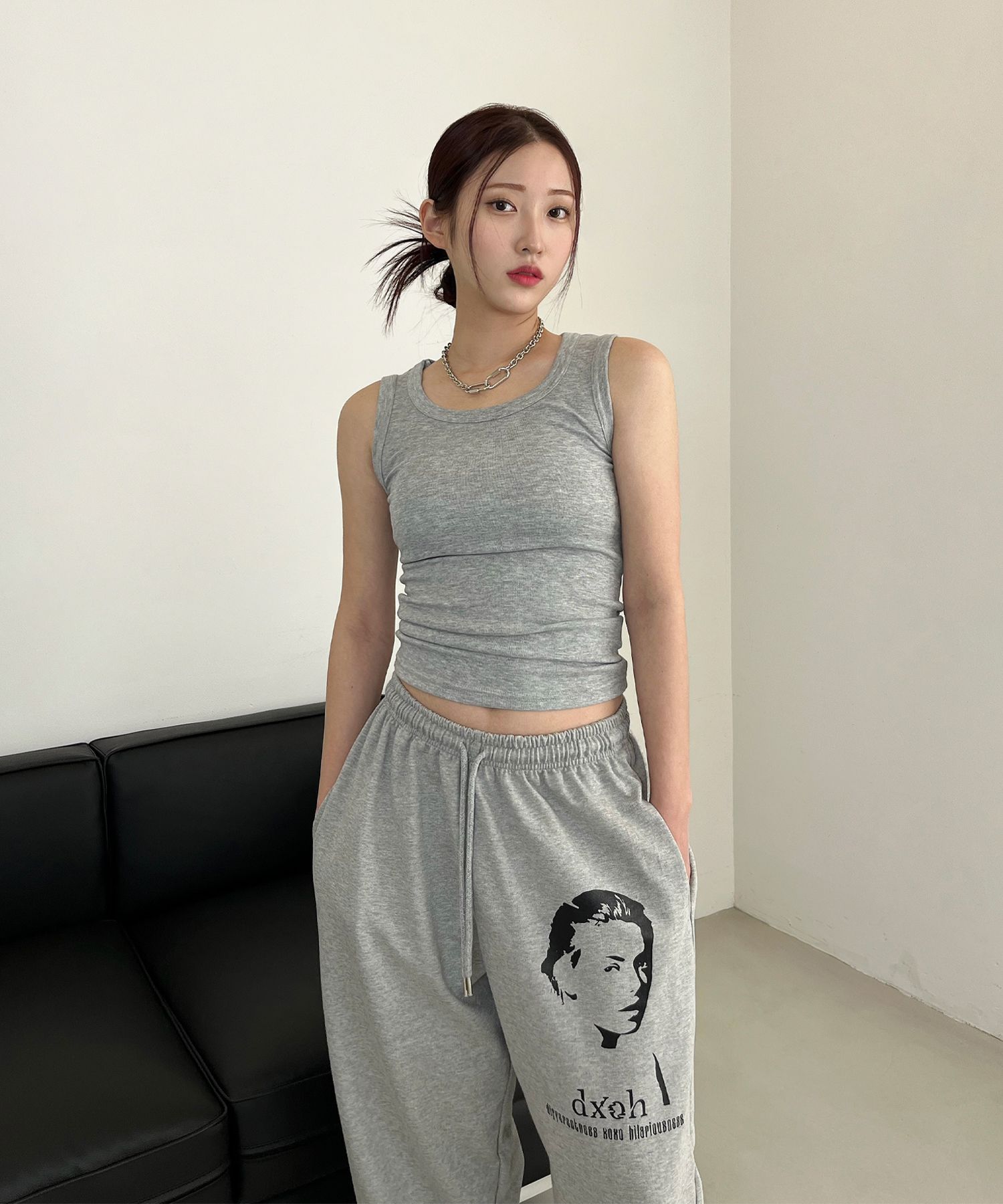 MUSINSA | D.XO.H Face logo long wide pants gray for spring
