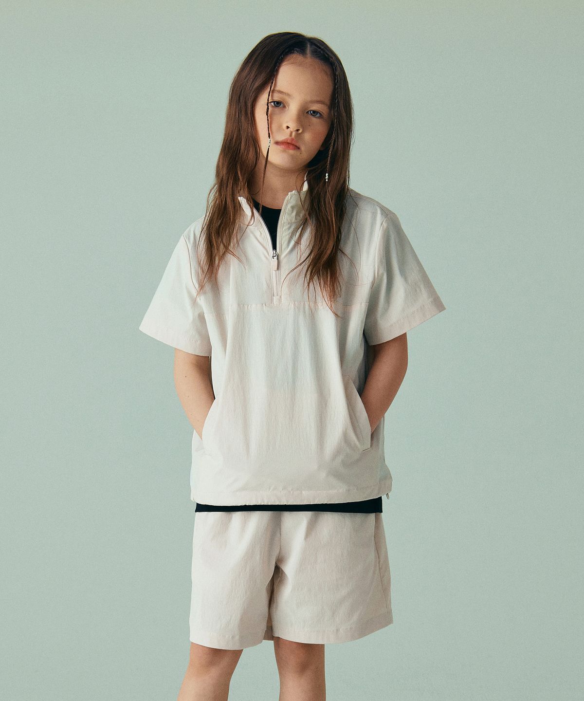 무신사 스탠다드 키즈(MUSINSA STANDARD KIDS) 나일론 하프 아노락 셋업 [크림]