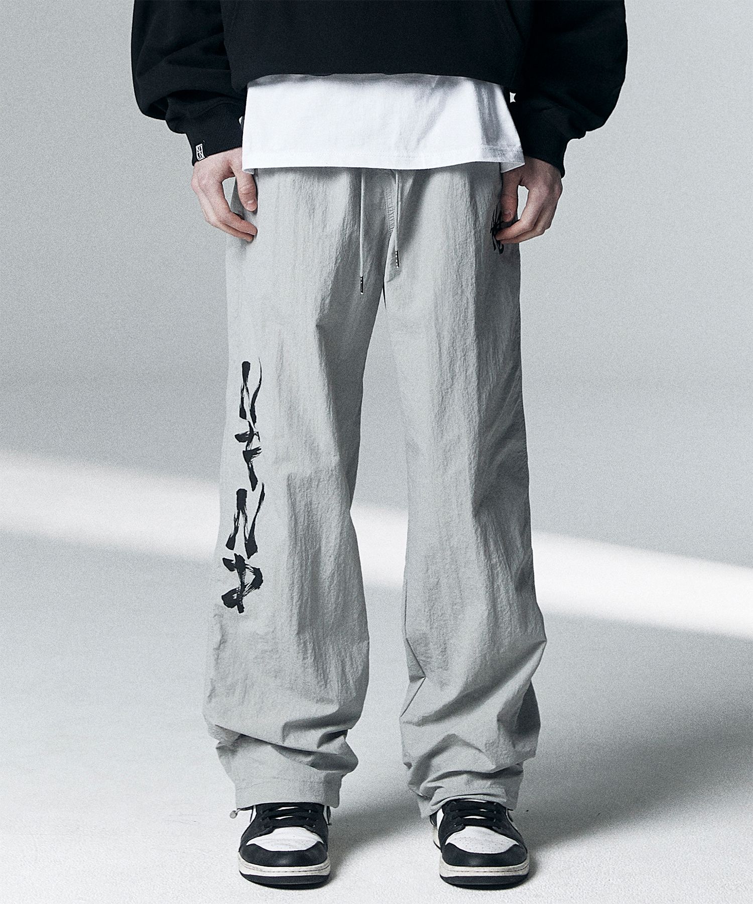 デニム・ジーパン NOT4NERD Brush NFND Logo Nylon Pants Light Grey PT070LG MUSINSA | NOT4NERD Brush NFND Logo Nylon Pants - Light Gray