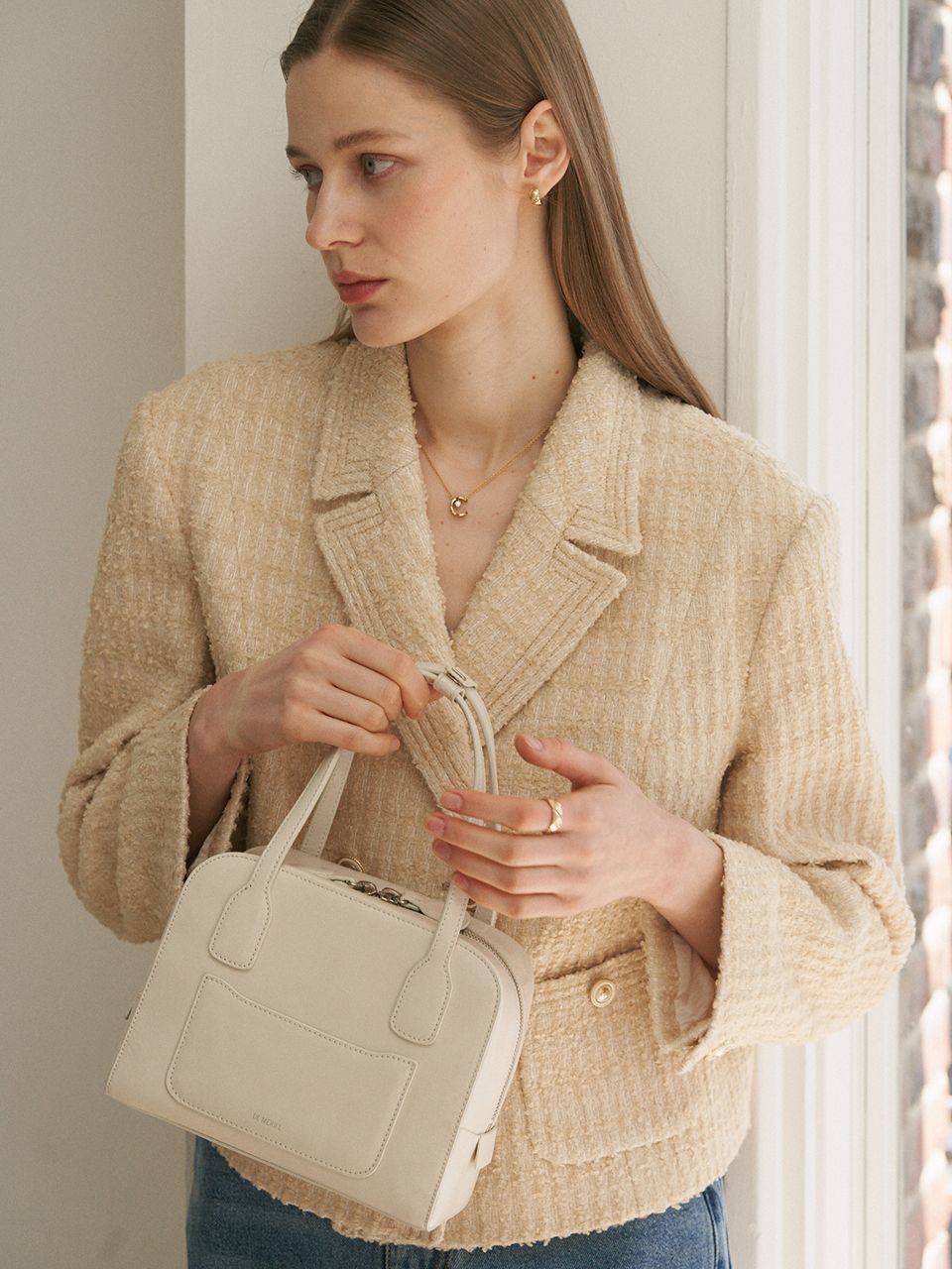 MUSINSA公式 | DEMERIEL Cayley Boston Bag Leather Crinkle_Milk