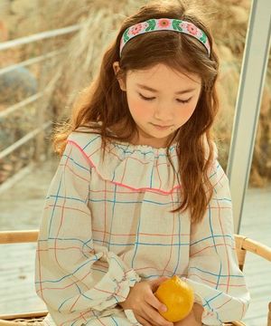 체크 프릴 블라우스