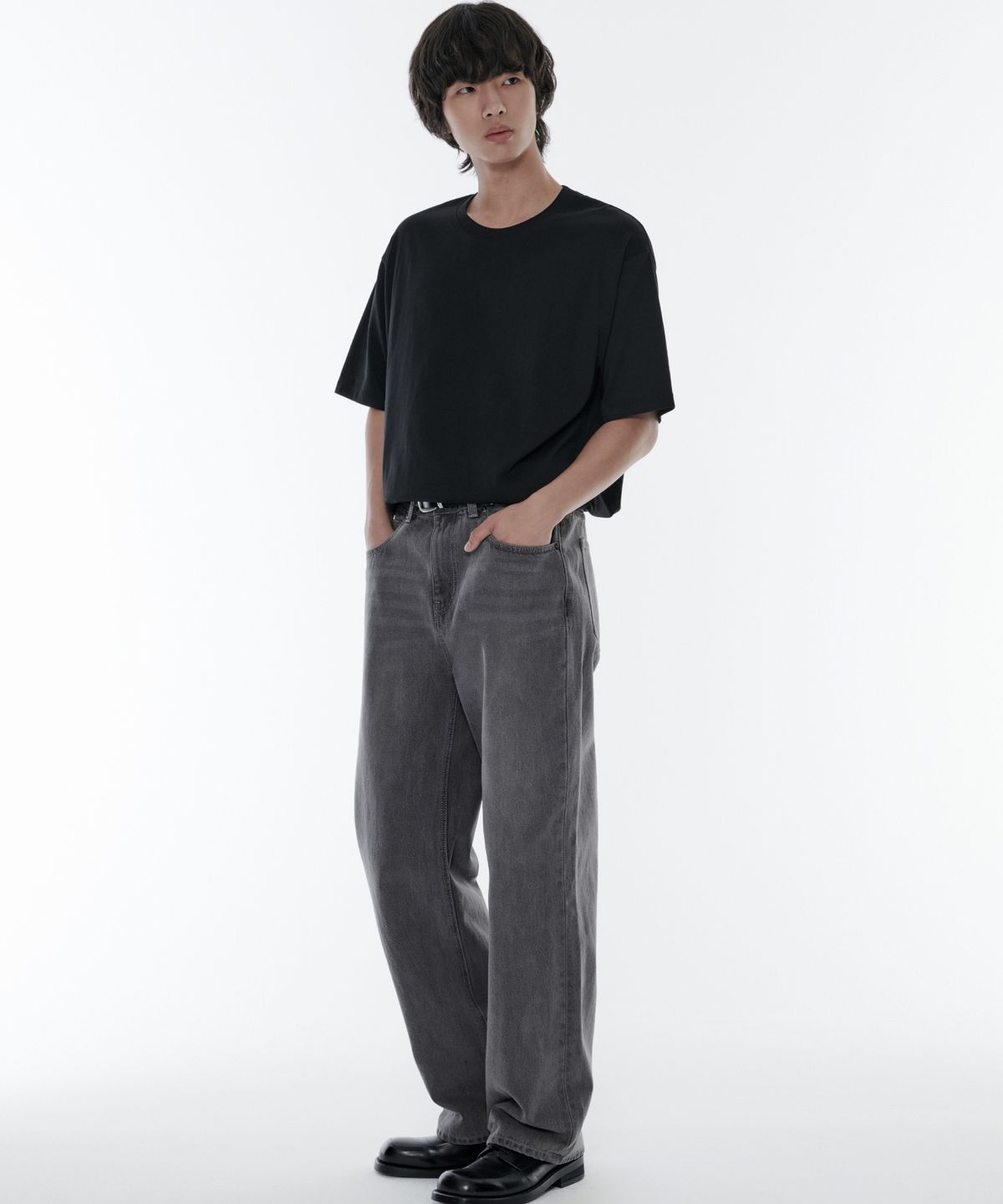 무신사 스탠다드(MUSINSA STANDARD) 루즈 스트레이트 데님 팬츠 [그레이]