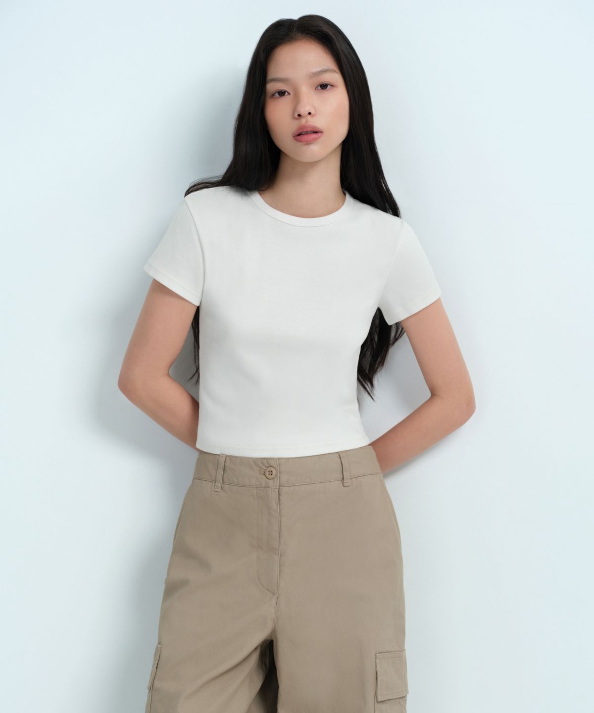 무신사 스탠다드 우먼(MUSINSA STANDARD WOMAN) 우먼즈 슬림 크롭 크루 넥 티셔츠 [크림]