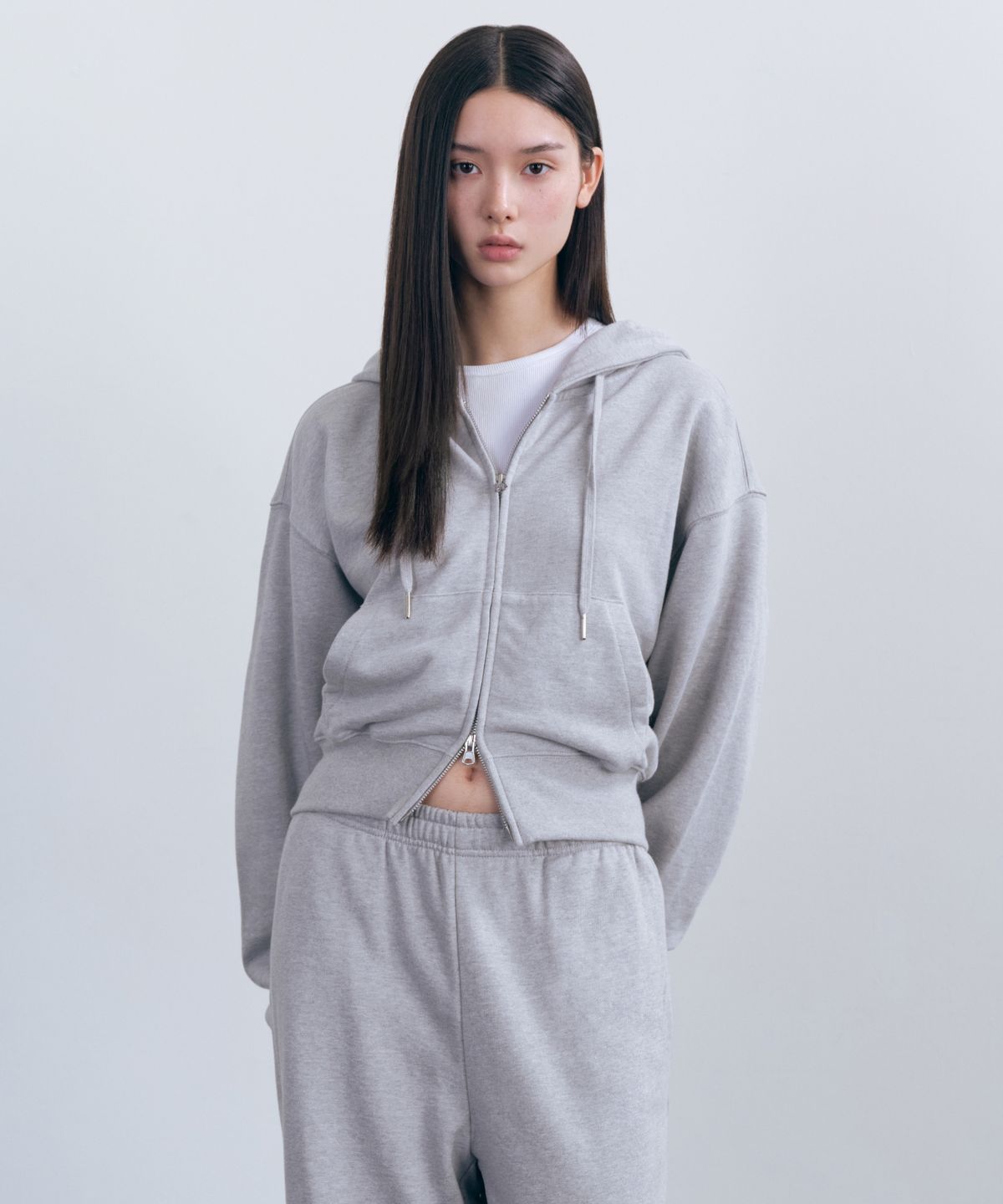 무신사 스탠다드 우먼(MUSINSA STANDARD WOMAN) 우먼즈 볼륨 크롭 후디드 스웨트 집업 [미디엄 그레이]