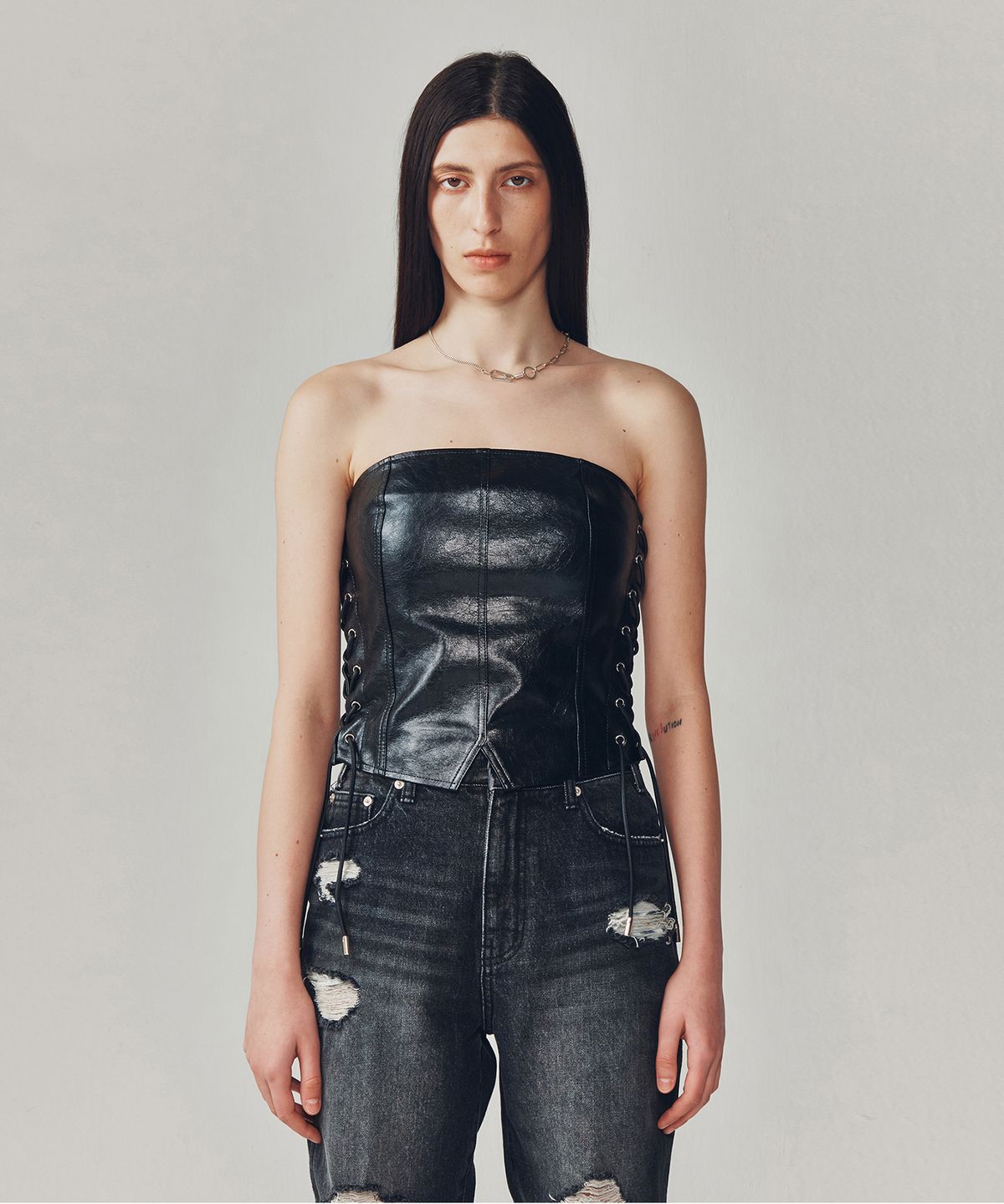 커렌트(CURRENT) VEGAN LEATHER BUSTIER TOP [BLACK]