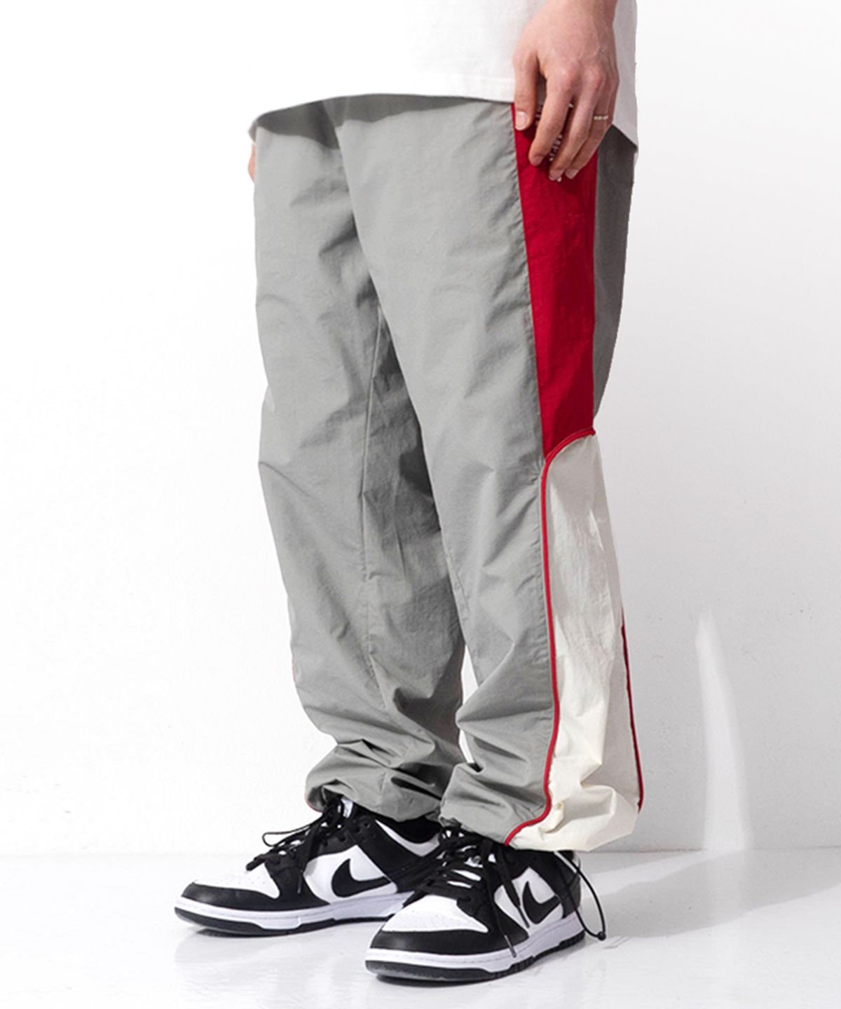 큐티에잇 가먼츠(QT8 GARMENTS) GB Old Track Pant (Grey/Red)