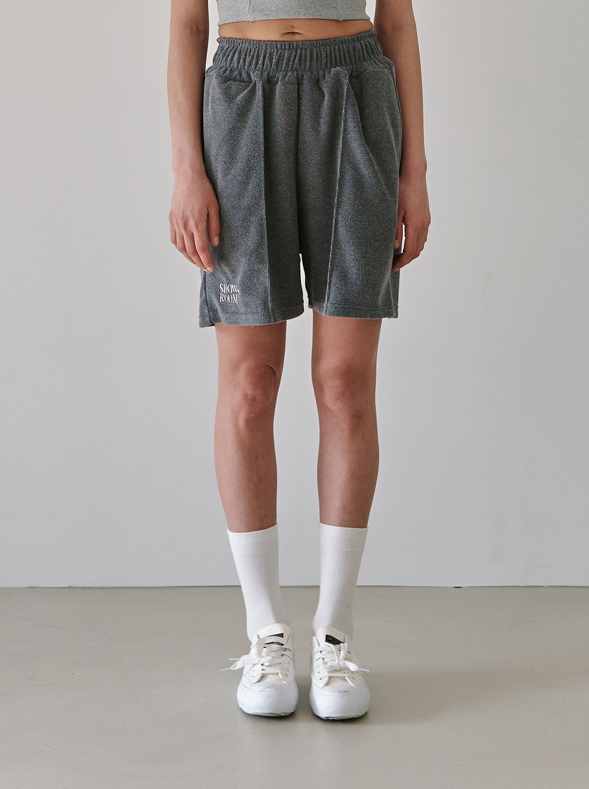320쇼룸(320SHOWROOM) Logo Embroidery Pintuck Terry Banding Short pants Charcoal