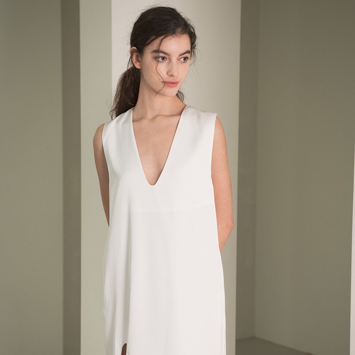 와이와이아이엠(YYIAM) YY_V-neck sleeveless dress_WHITE