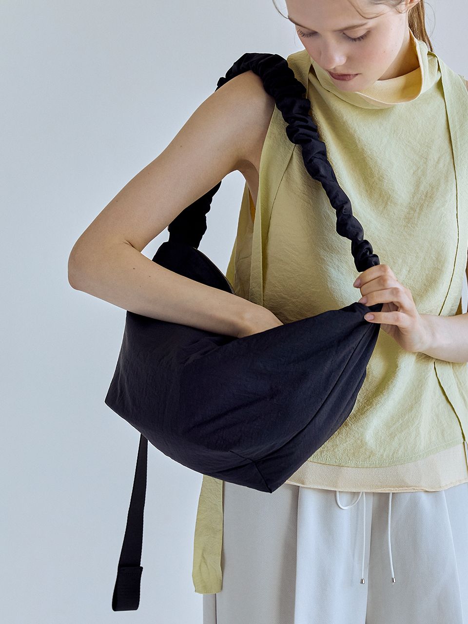 【JOSEPH&STACEY】韓国人気★ Daily Shirring Bag M MUSINSA公式 | JOSEPH AND STACEY Daily Shirring Bag M Black