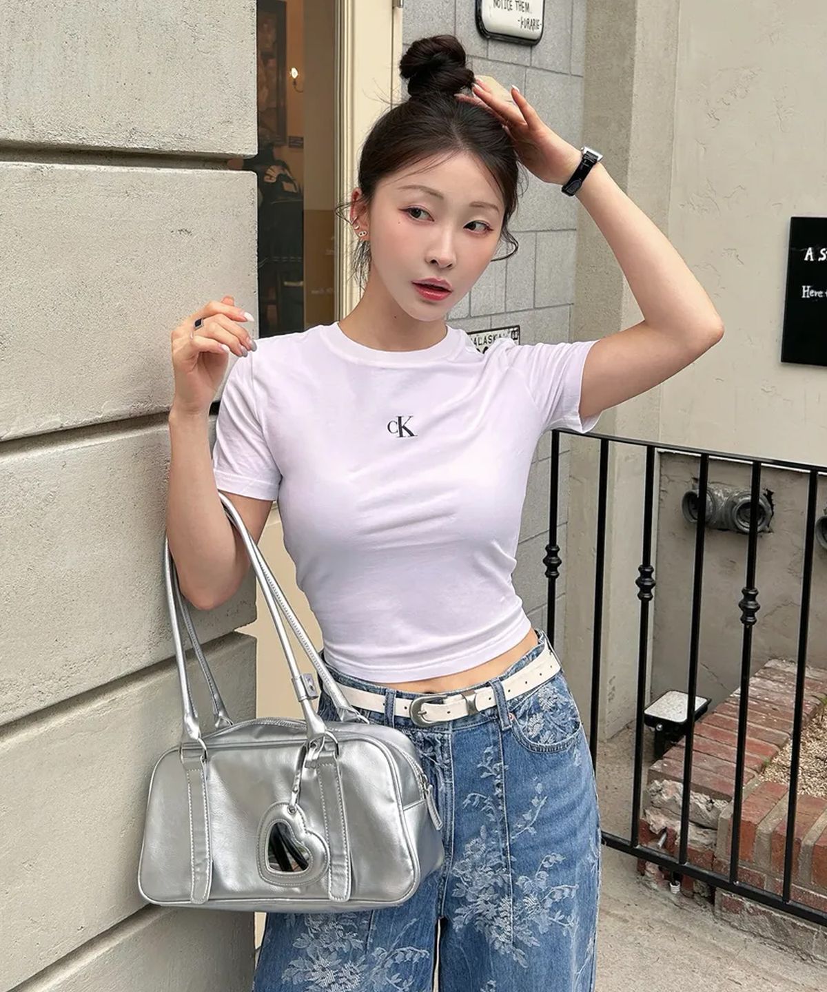 캘빈클라인 진(CALVIN KLEIN JEANS) 여성 슬림핏 베이비 크롭 반팔 티셔츠 47AB213 YAF