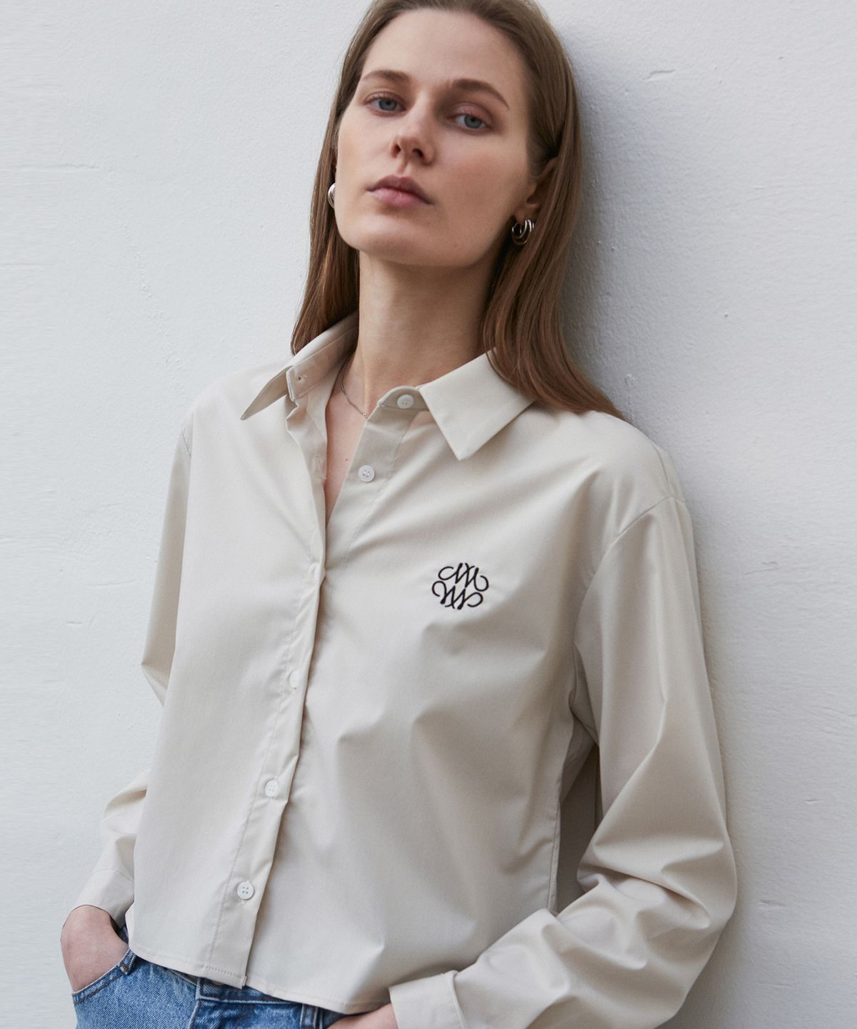 닉앤니콜(NICK&NICOLE) NICOLE MINIMAL SEMI CROP SHIRT_BEIGE