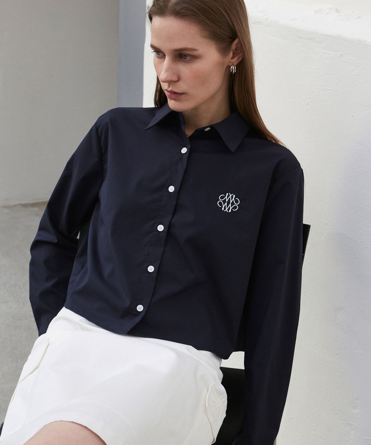 닉앤니콜(NICK&NICOLE) NICOLE MINIMAL SEMI CROP SHIRT_NAVY