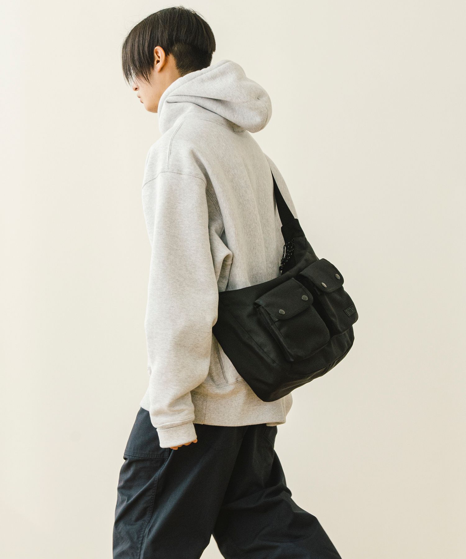 Shop Messenger & Crossbody Bags at MUSINSA