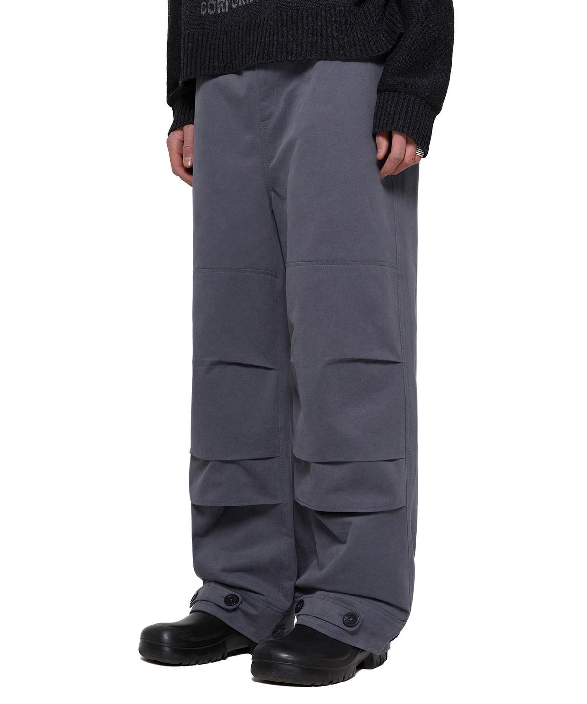 비바스튜디오(VIVASTUDIO) BUTTON PARACHUTE COTTON PANTS [CHARCOAL BLUE]