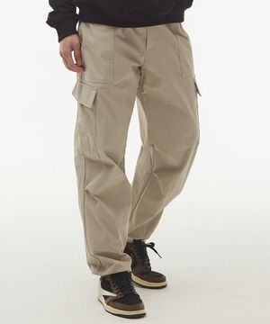 나일론 프론트 입체 다트 팬츠 베이지