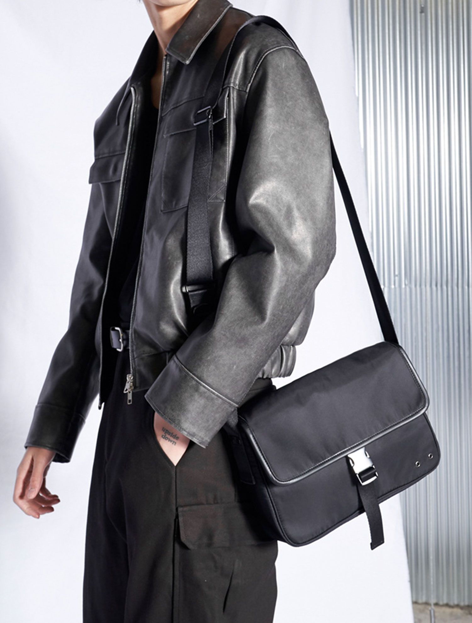 【SPERONE】Easy Messenger Bag Easy Messenger Bag - SPERONE | 60% - Asian Fashion Online Store