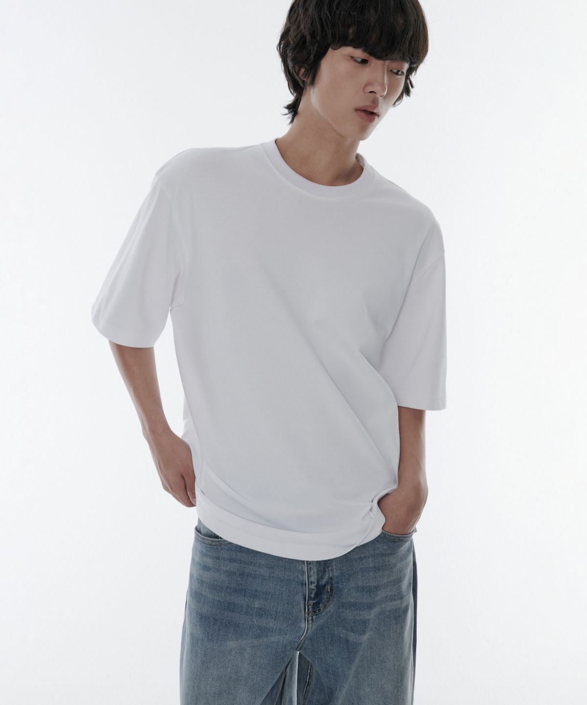 무신사 스탠다드(MUSINSA STANDARD) [쿨탠다드] 릴렉스 핏 크루 넥 피케 티셔츠 [화이트]