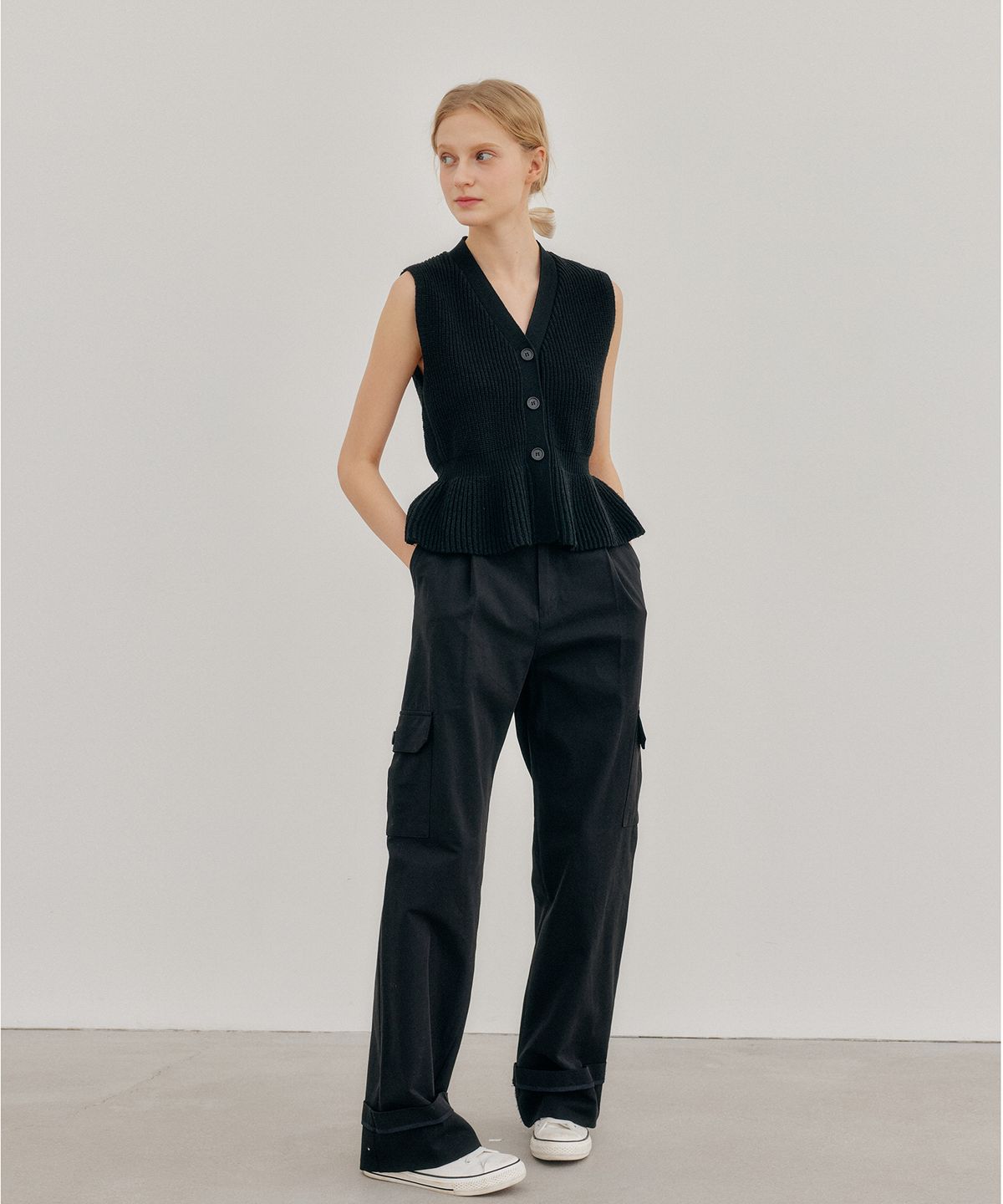 엽페(YUPPE) ROLL UP PANTS_BLACK