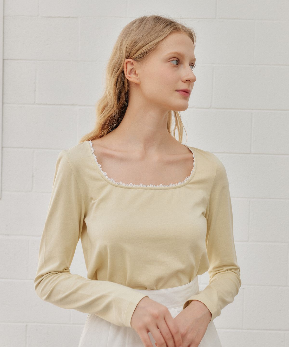 엽페(YUPPE) LACE ROUND T-SHIRT_YELLOW