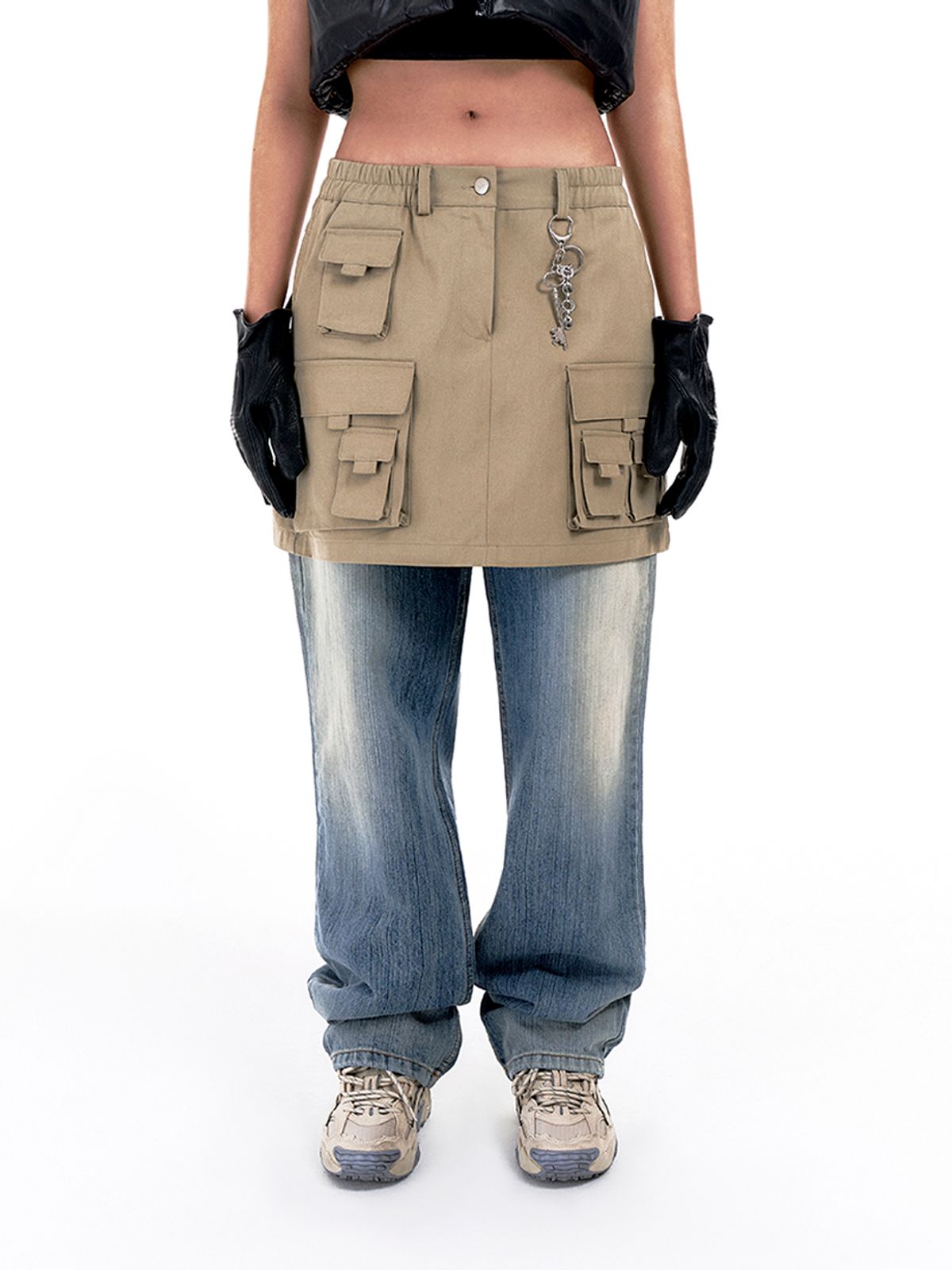 와이이이엘(YEEL) LAYERED MULTI POCKET CARGO MINI SKIRT BEIGE