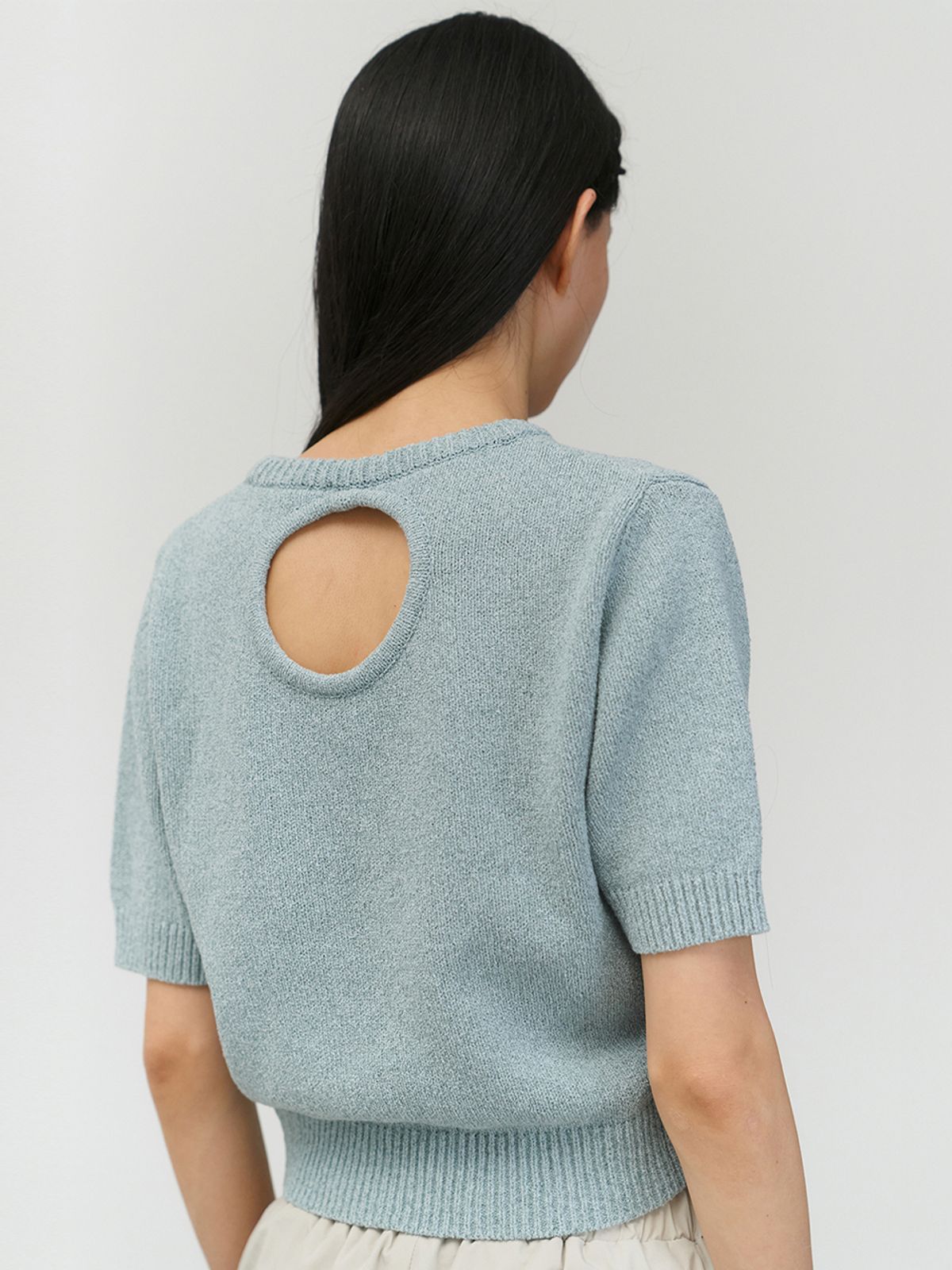 아모멘토(AMOMENTO) BACK CUT-OUT PULLOVER_SKY BLUE