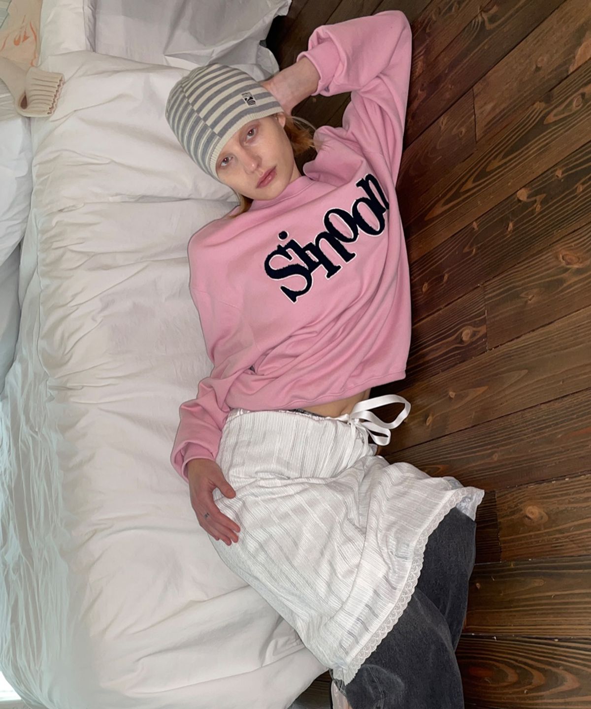 시눈(SINOON) BOUCLE LOGO SWEATSHIRT (PINK)