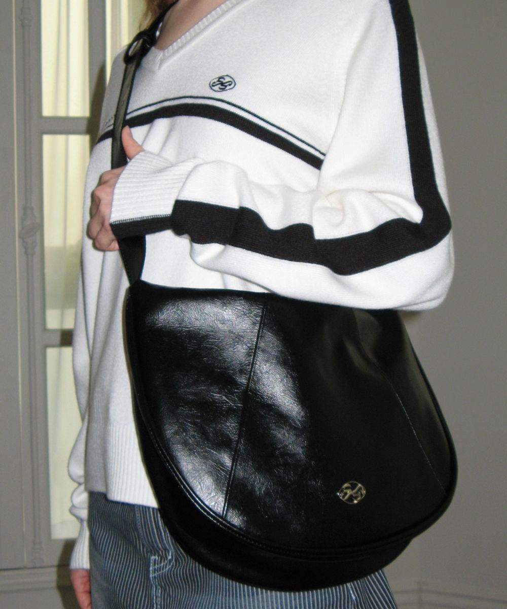 [Sinoon]HALF MOON LEATHER HOBO BAG★新作★韓国ファッション★ Sinoon]HALF MOON LEATHER HOBO BAG☆新作☆韓国ファッション