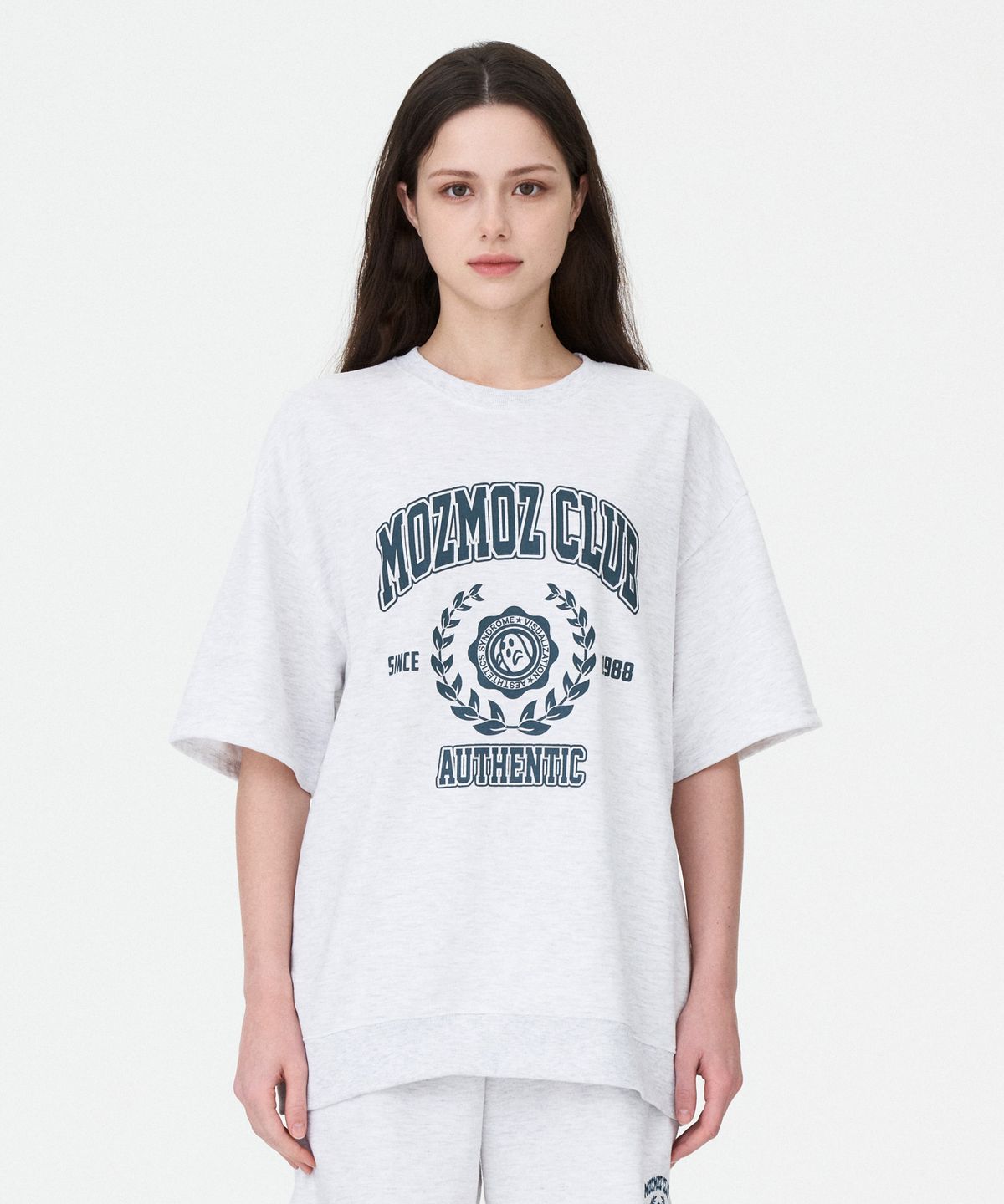 모즈모즈(MOZMOZ) 로럴 반팔 오버핏 맨투맨 백메란지