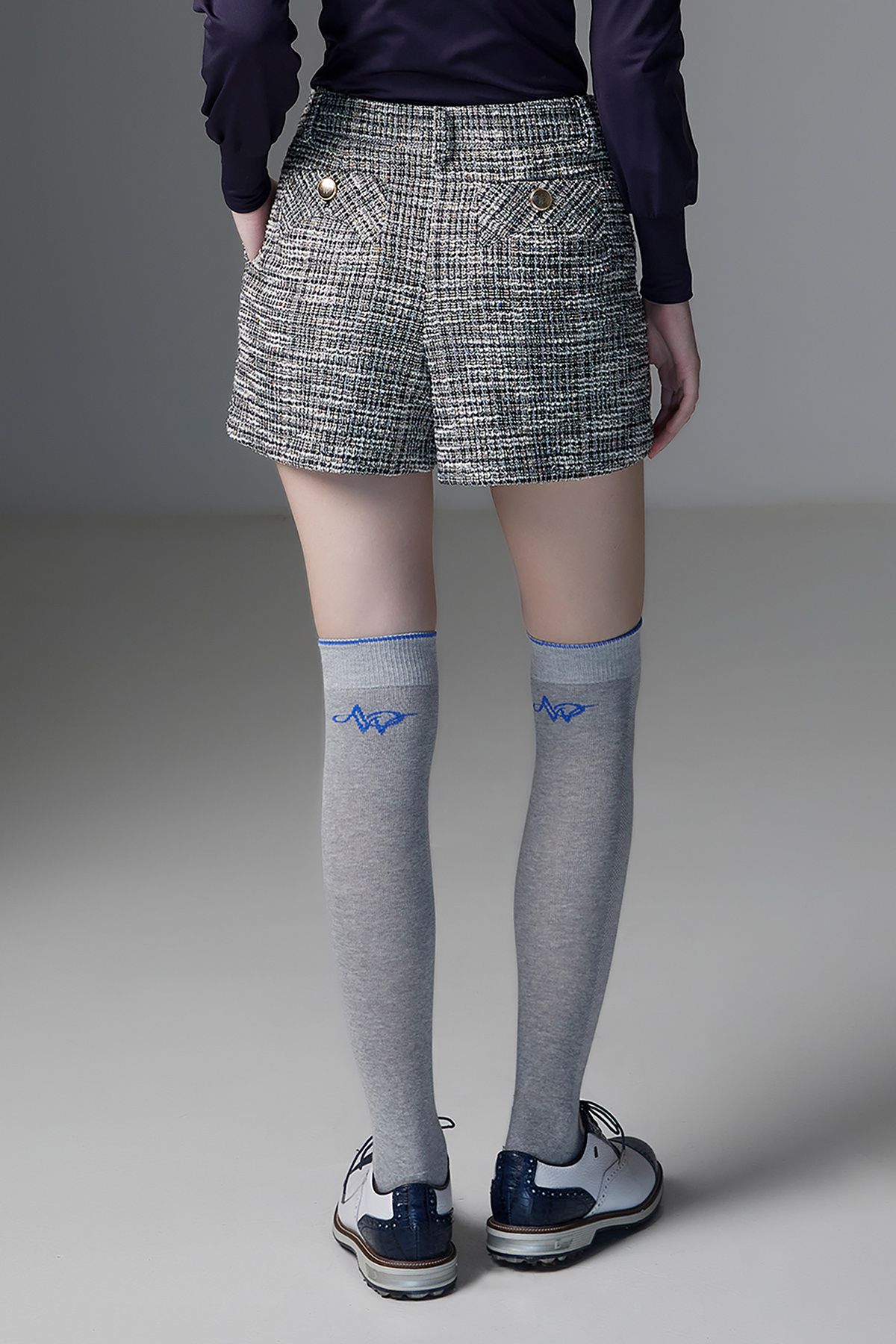 에이오더블유(AOW) LONG SYMBOL SOCKS