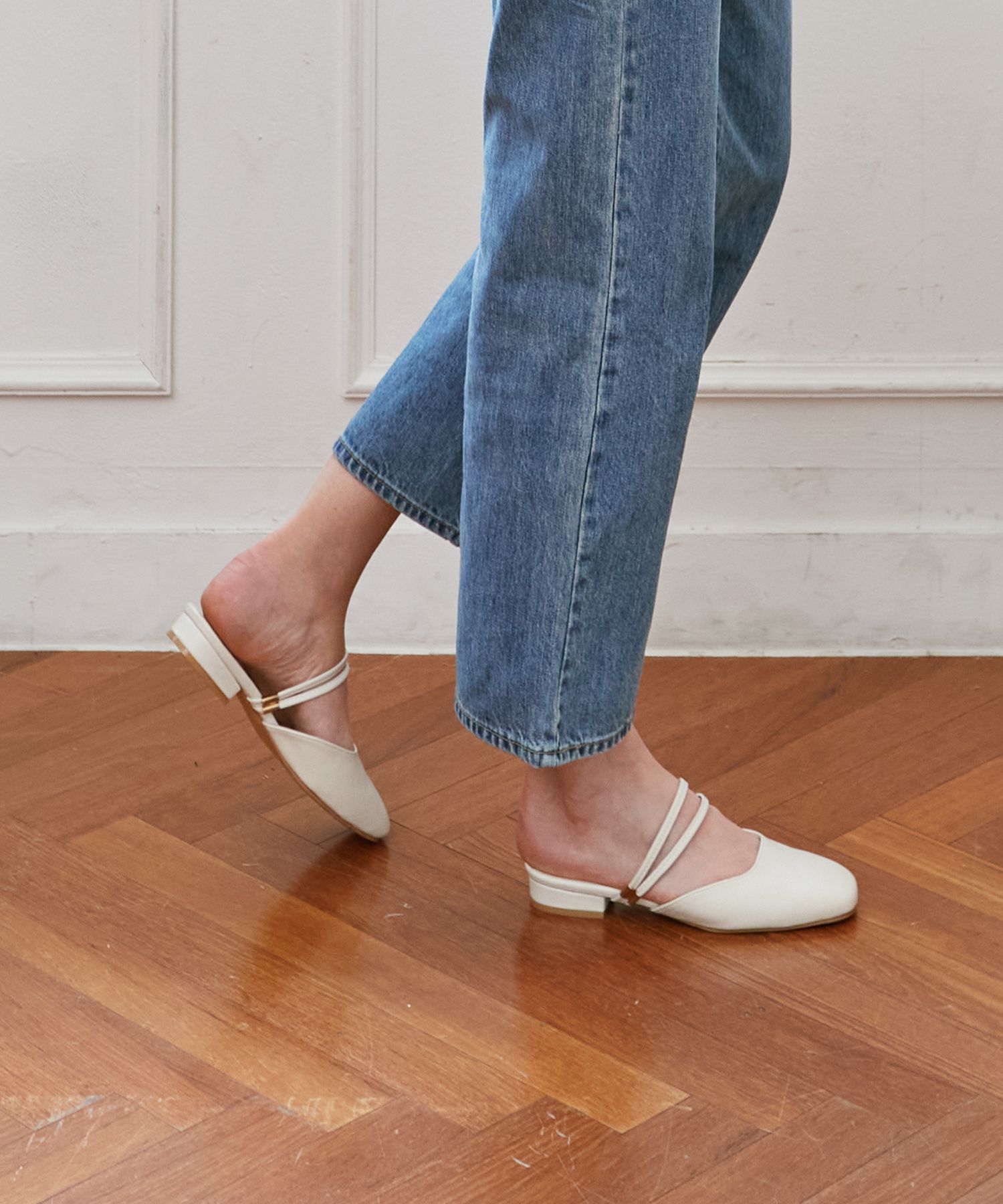 フラットシューズ ^custommade^ 2cm gold point strap flat mule dillis CW0022 MUSINSA | CUSTOMADE WOMAN 2cm Gold Point Strap Flat Mule