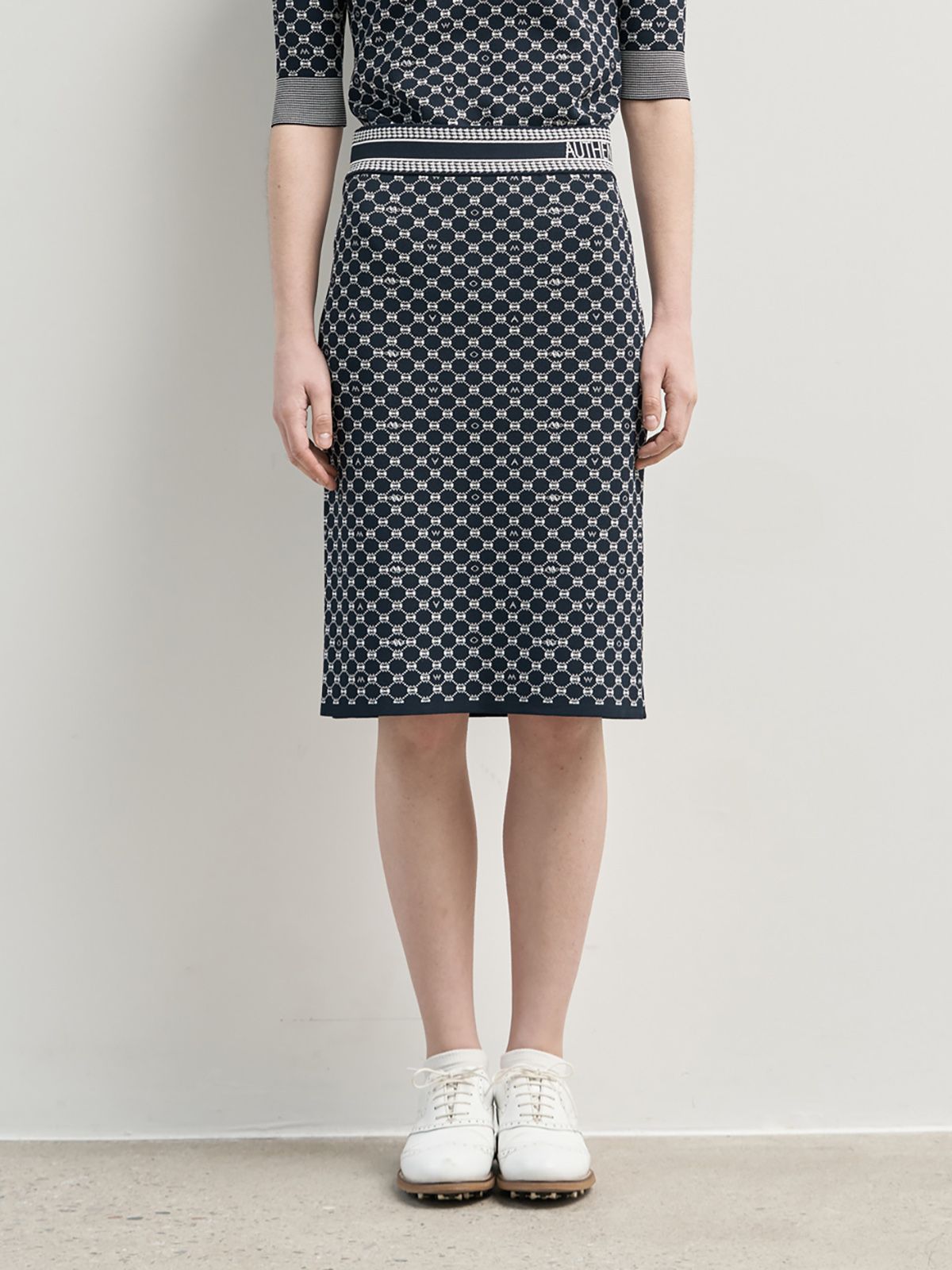 에이오더블유(AOW) JAQUARD PENCIL SKIRT