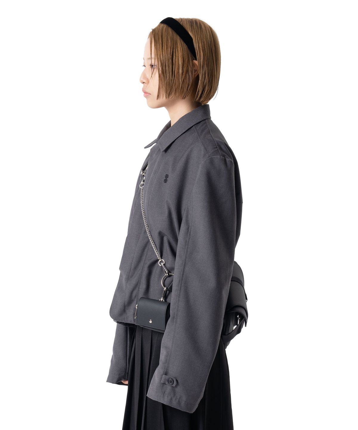 이우가마카라스(IUGAMAKARAS) Hem Button Crop Jacket (Gray)